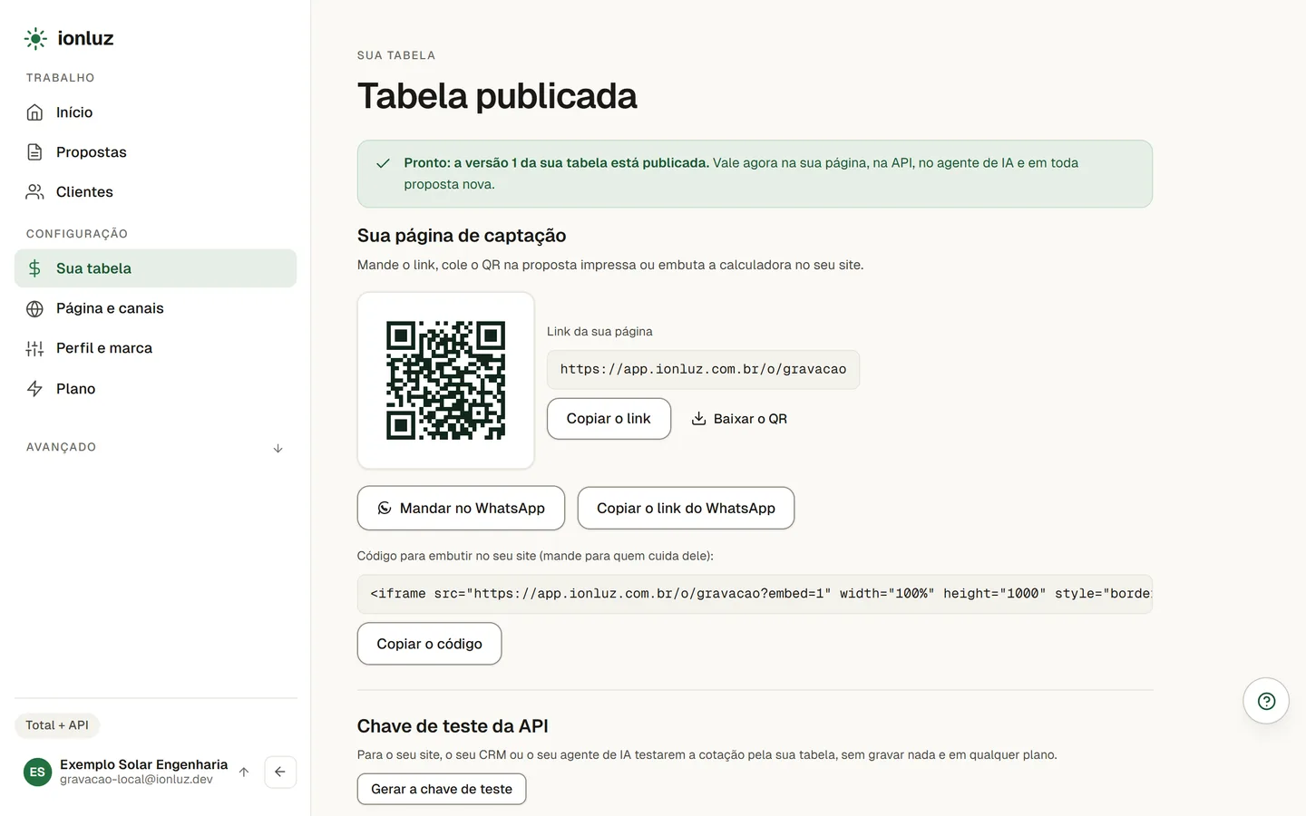 Tela de pronto de Sua tabela depois de Salvar e publicar: a versão publicada, o link e o QR da página, o WhatsApp com a mensagem, o código para embutir e o botão da chave de teste
